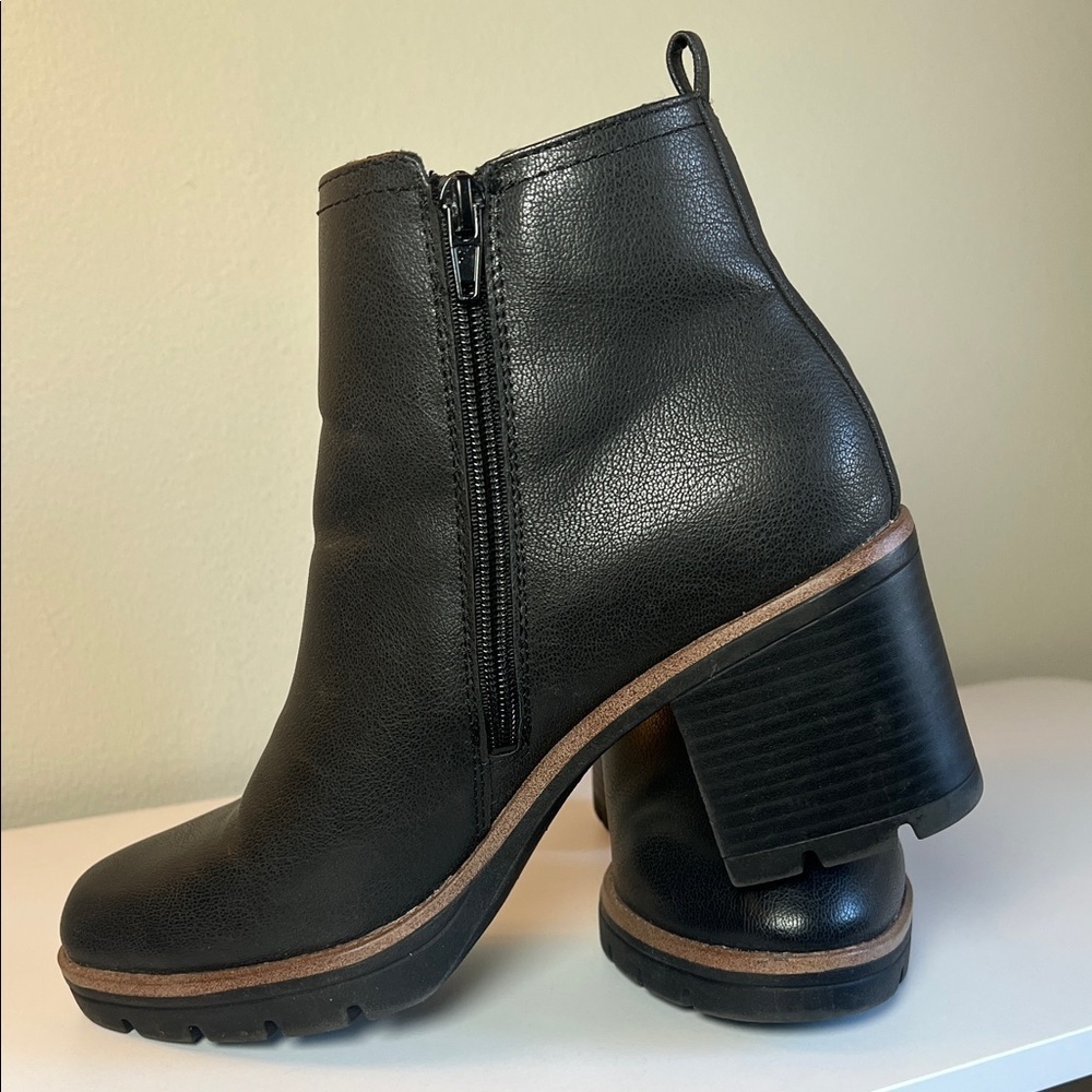 Naturalizer Madalynn Gore Water Repellent Bootie Ankle Boots 10 Wide - Picture 3 of 8